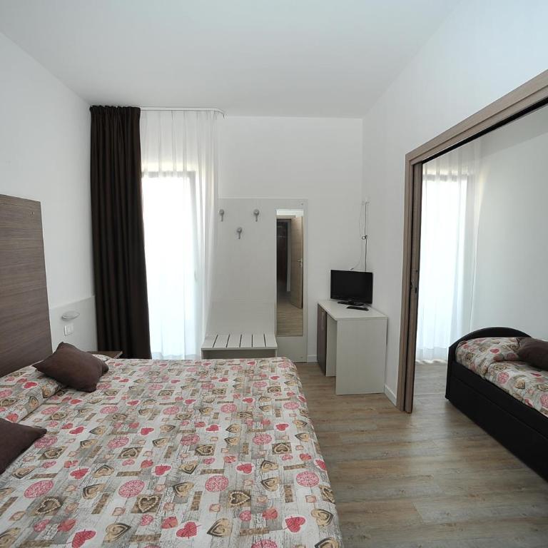 Hotel Germania - Camera Tripla con Balcone - 5