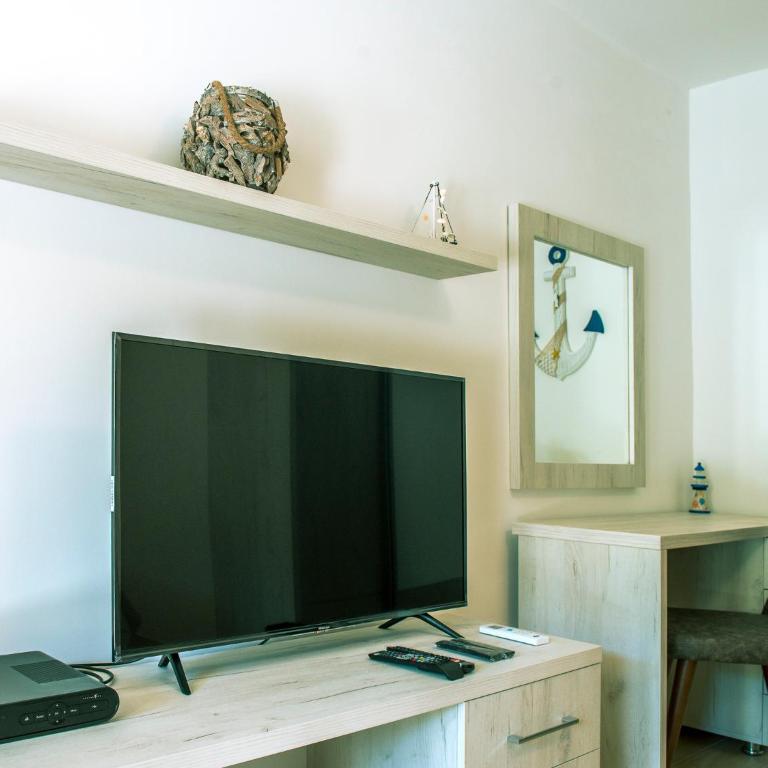 Square Point Apartments - Studio - 17