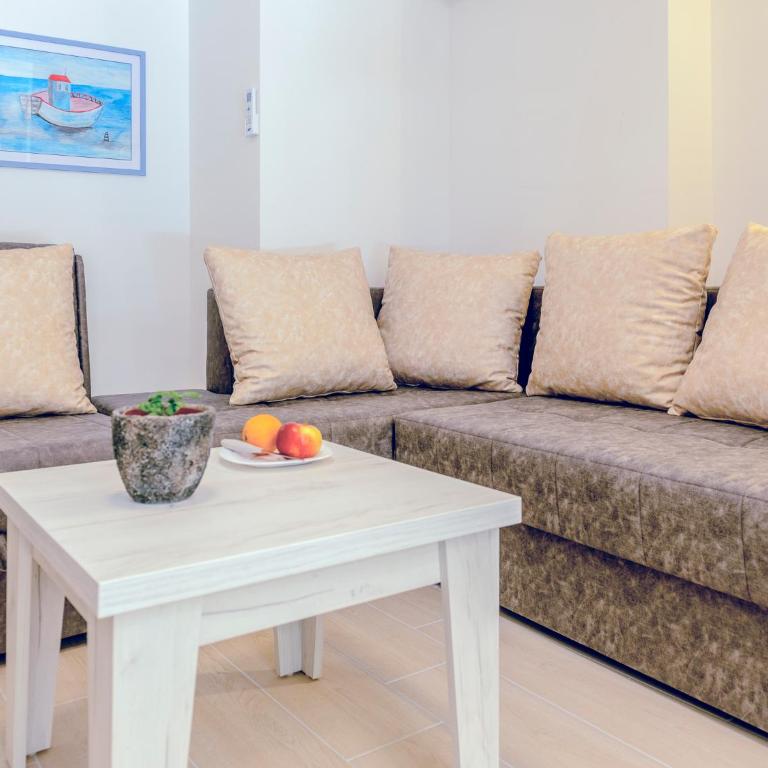 Square Point Apartments - One-Bedroom Apartment - 25