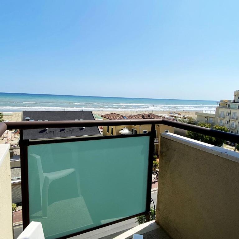 Hotel Avana Fronte Mare - Camera Matrimoniale con Vista Mare - 1