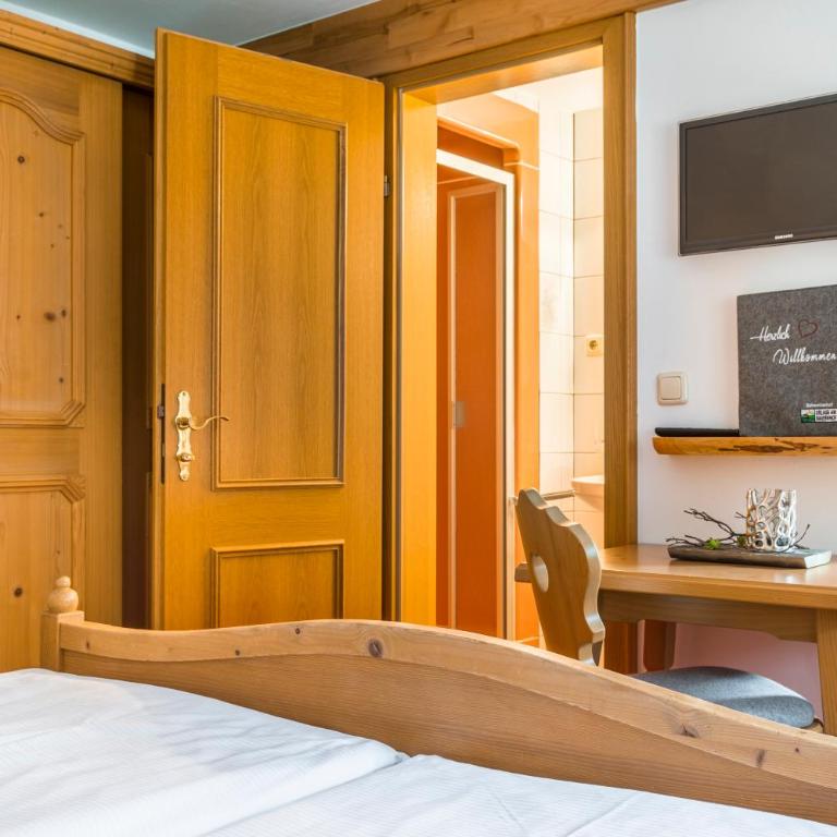 Bio Bauernhof Schweizerhof - Doppelzimmer mit Balkon - 4
