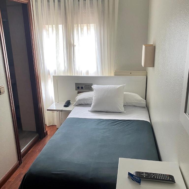 Hotel Ovetense - Habitación Individual con baño - 2