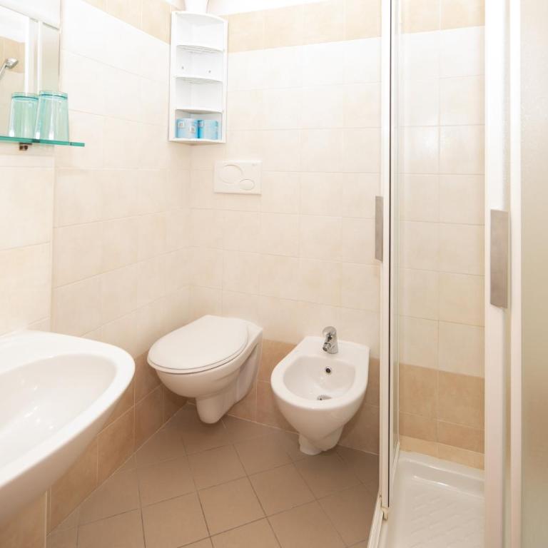 Hotel Lem - Doppel- oder Zweibettzimmer - 1
