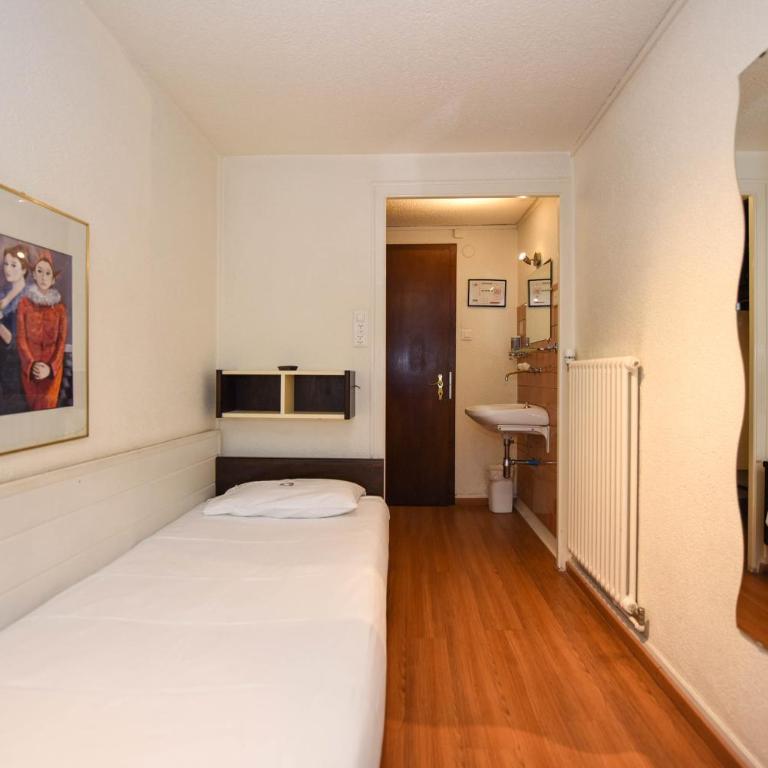 Hotel St. Gervais - Chambre Simple avec Salle de Bains Commune - 1