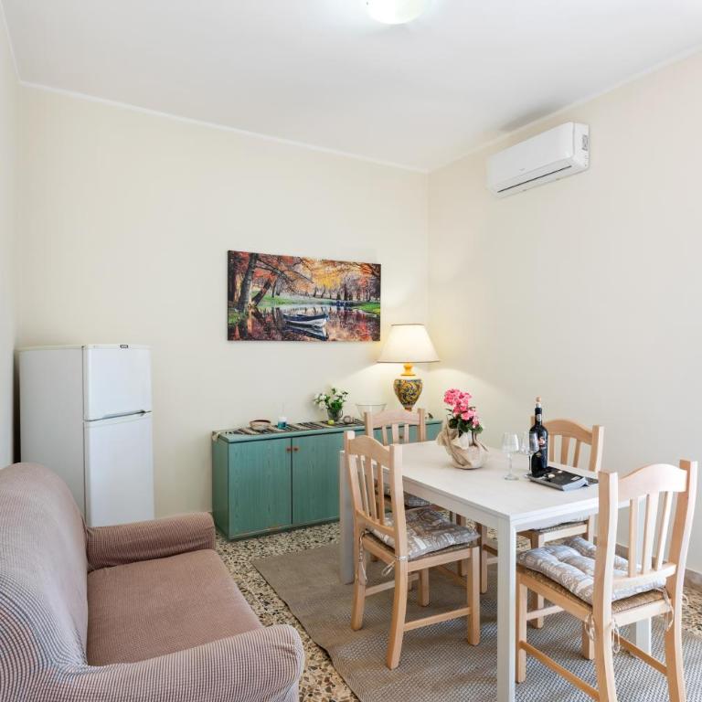 GuestHost - La Finestra dei Ciclopi Seaview Flat - Appartamentino su 2 Livelli - 3