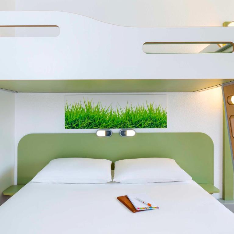 ibis Budget Clermont Ferrand Centre Montferrand - Chambre Triple avec Lit Double et Lit Superposé - 2