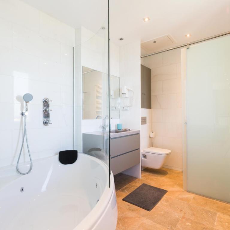 Kronos on the Beach Attic Suite - One-Bedroom Apartment - 8