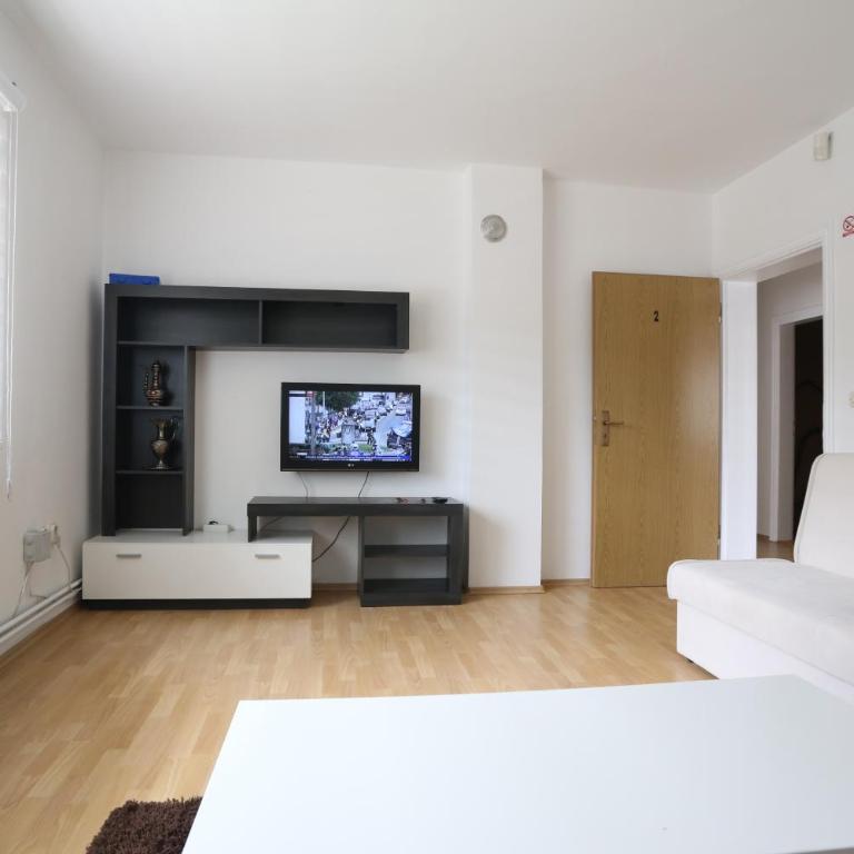 Apartmani Pejton Ilidza - Apartment - Ground Floor - 3