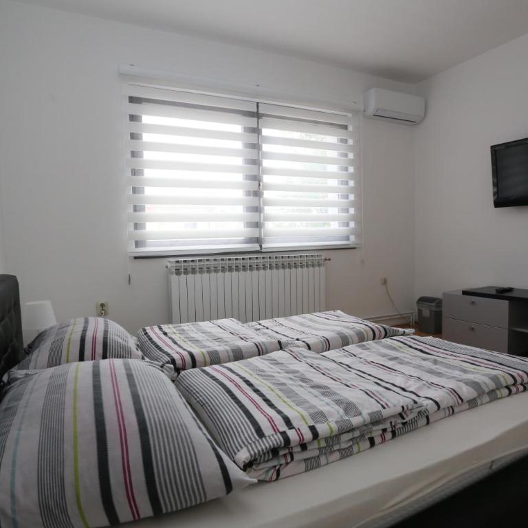Apartmani Pejton Ilidza - Three-Bedroom Apartment - 16