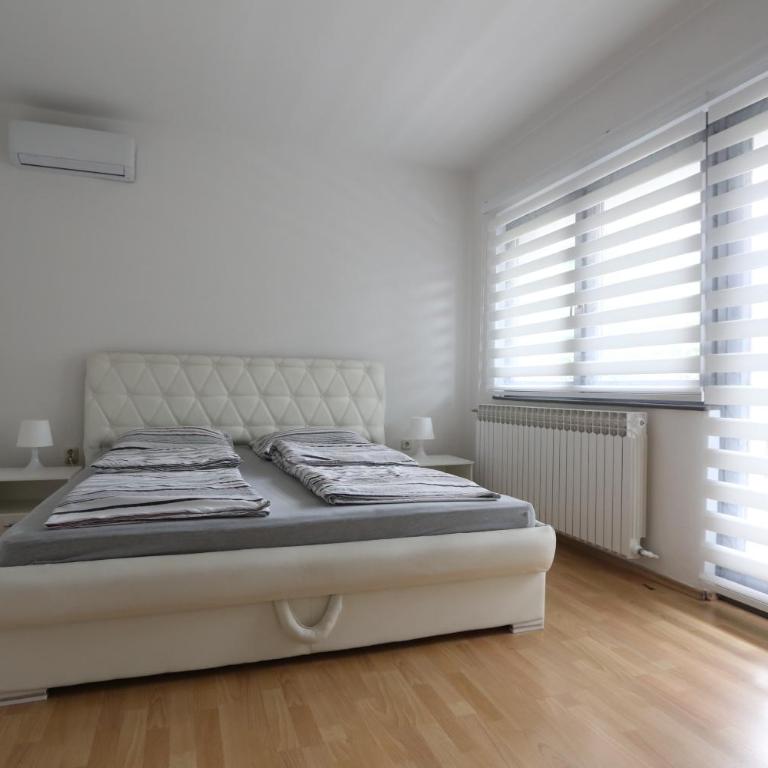 Apartmani Pejton Ilidza - Three-Bedroom Apartment - 5