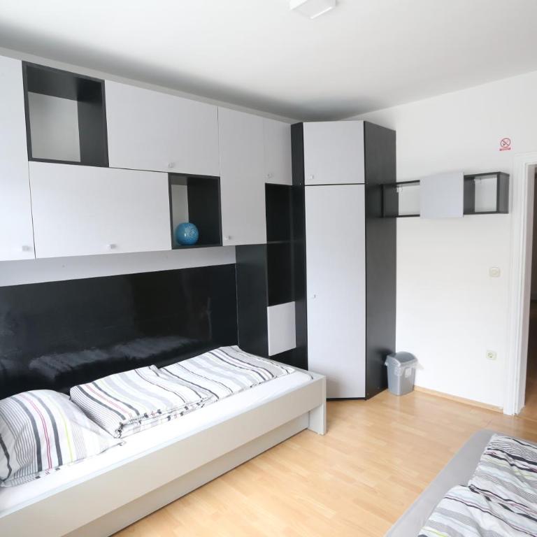 Apartmani Pejton Ilidza - Three-Bedroom Apartment - 18