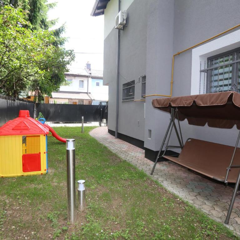 Apartmani Pejton Ilidza - Three-Bedroom Apartment - 28