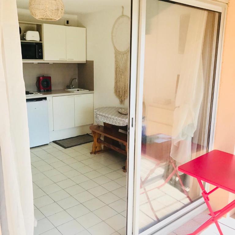 Les Capitelles Bord de plage avec grande piscine - Vue montagne - Balcon - Clim - One-Bedroom Apartment - 10