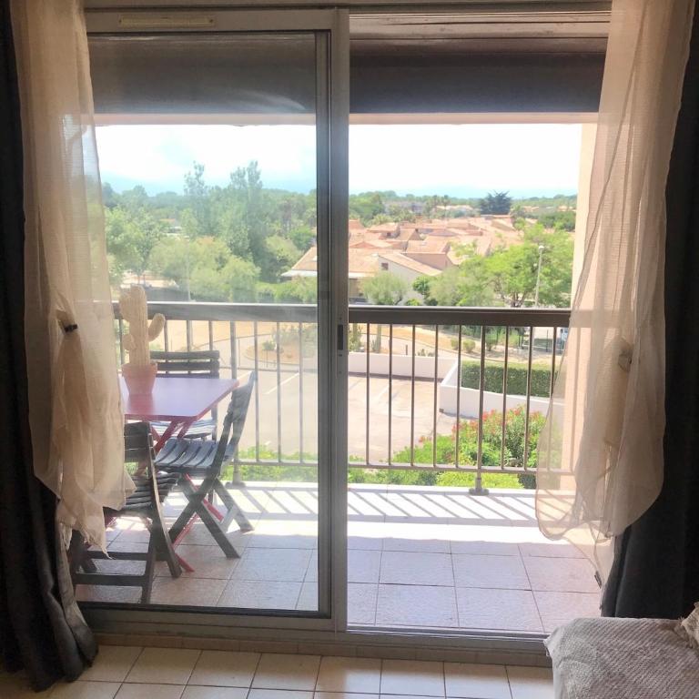 Les Capitelles Bord de plage avec grande piscine - Vue montagne - Balcon - Clim - One-Bedroom Apartment - 11