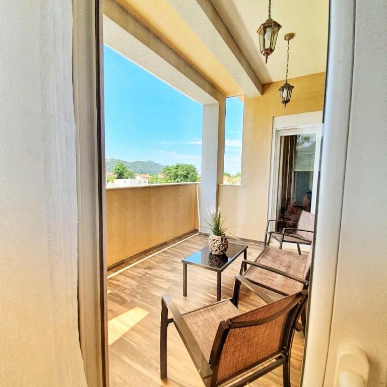 Vila Uma - Three-Bedroom Apartment - 16