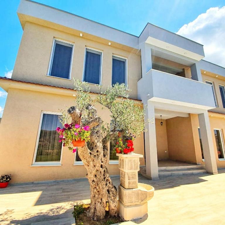 Vila Uma - Three-Bedroom Apartment - 1