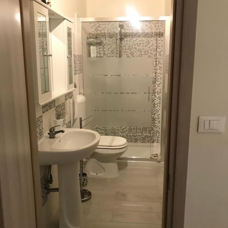 Affittacamere Romina - Double Room with Private Bathroom - 3