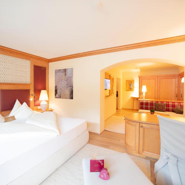 Wellnessresidenz Alpenrose - Deluxe Doppelzimmer mit Balkon - 4