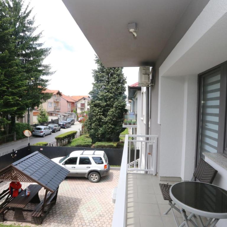 Apartmani Pejton Ilidza - Three-Bedroom Apartment - 3