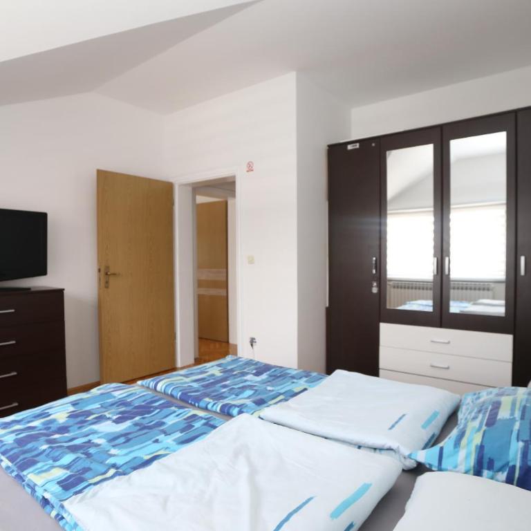 Apartmani Pejton Ilidza - Apartment with Balcony - 3