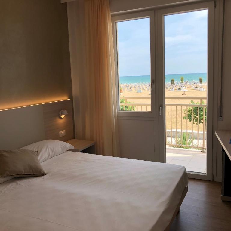 Hotel Karibe - Double Room with Balcony and Sea View - 5