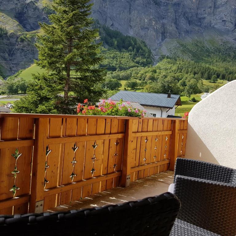 Hotel Beau-Séjour - Doppelzimmer mit Panoramablick und Balkon - 4