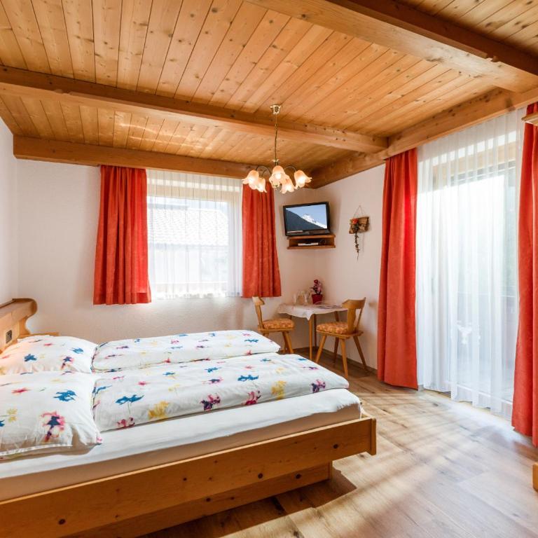 Gästehaus Geisler - Doppelzimmer mit Balkon - 2