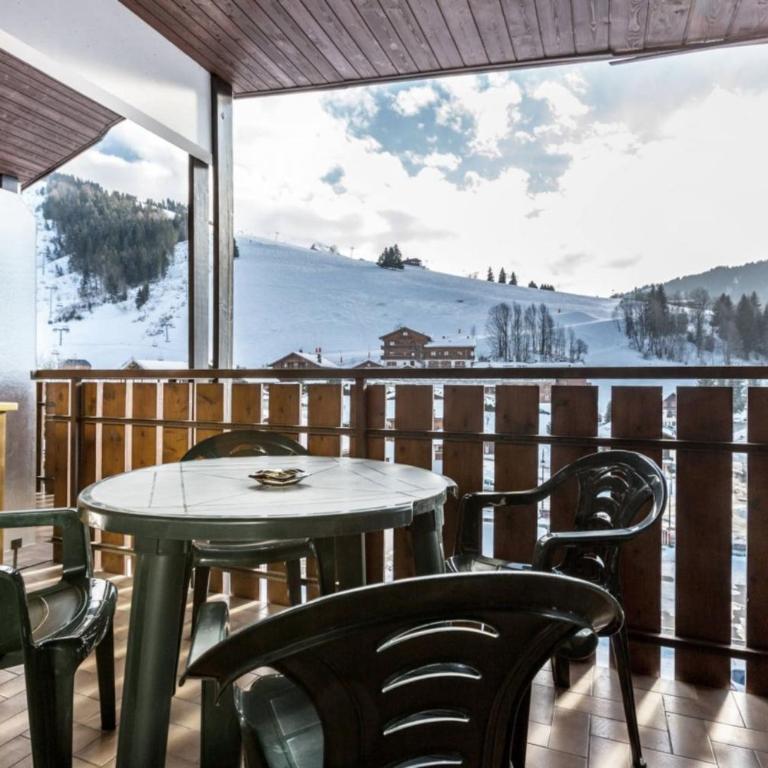 Studio les Granges - Vue montage et village, Centre la Clusaz - AravisTour - Estudio - 9