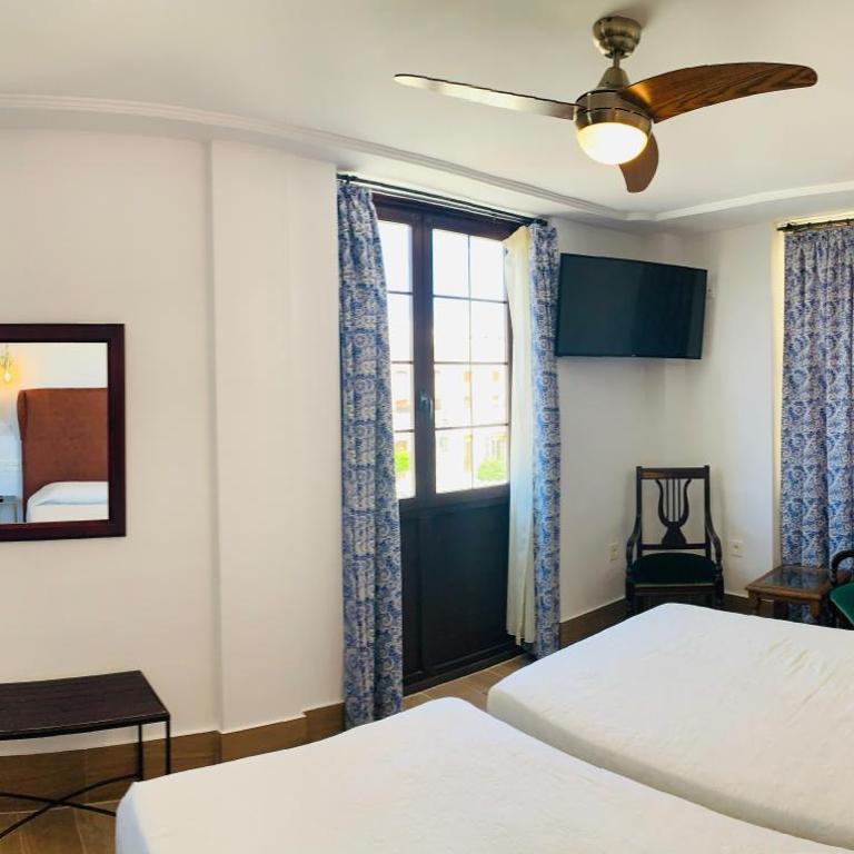 Hotel Don Miguel - Habitación Doble con balcón y vistas a la ciudad - 1 o 2 camas - 6
