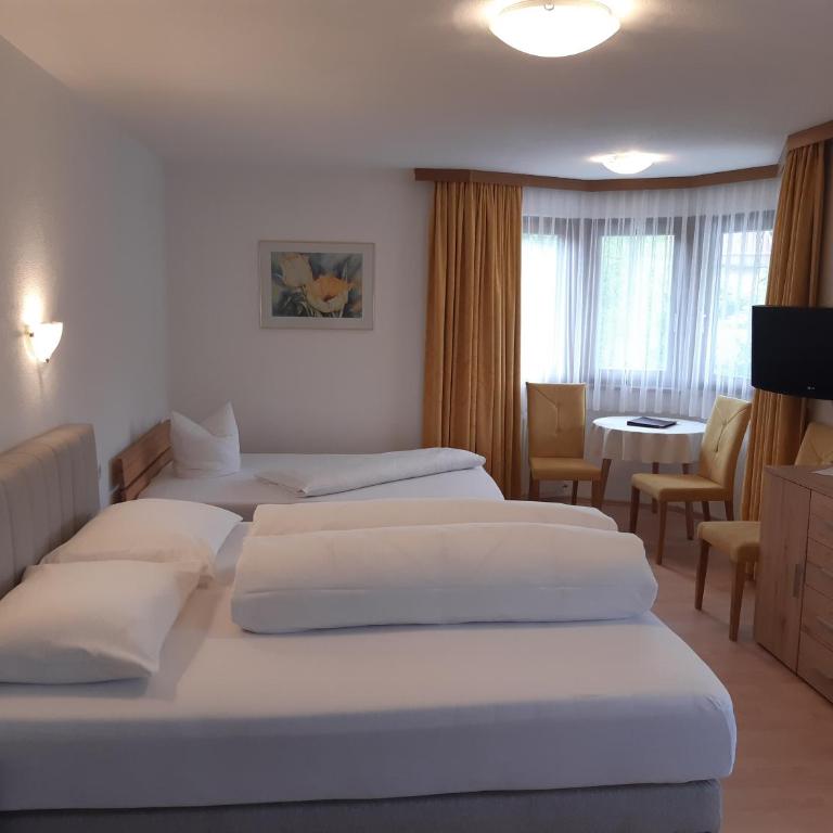 Landhaus Klausnerhof Hotel Garni - Dreibettzimmer - 2