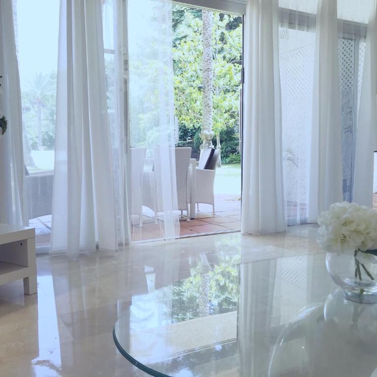 Vivaldi Boutique Suites Jardines del Mar - Apartamento de 2 dormitorios con baño y vistas a la piscina - 6