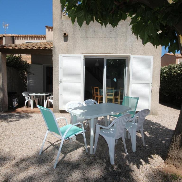 A quelques pas de la plage Belle Maison de vacances, 6 à 8 couchages, 3 chambres, balcon, jardin, parking, 50 m de la mer- PORTIRAGNES PLAGE LXBOSQD - Maison 3 Chambres - 2