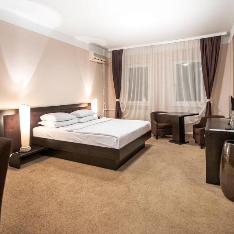 The Regent Club Hotel - Dvokrevetna Soba sa Bračnim Krevetom - 7