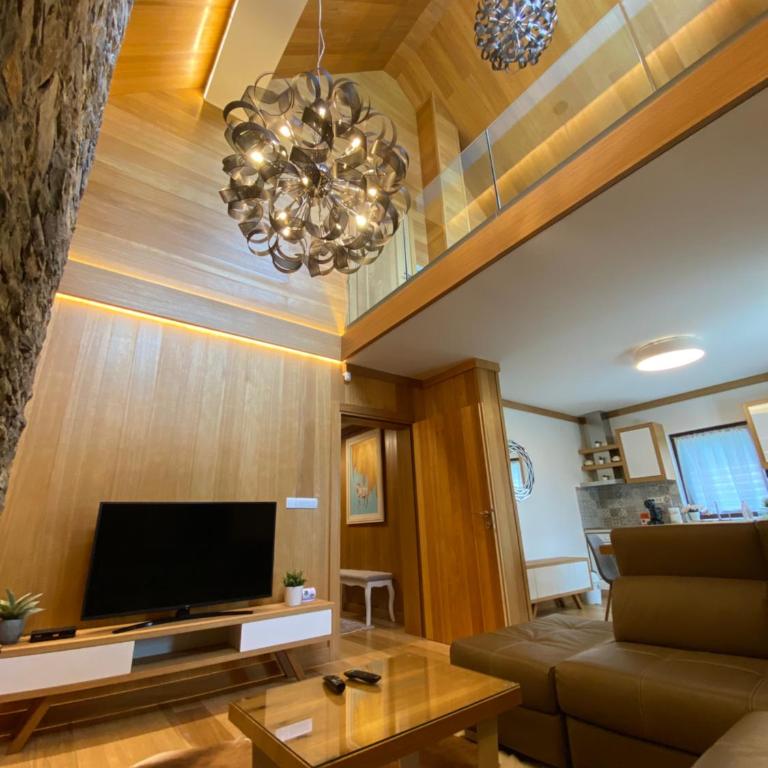 Villa Tara - Three-Bedroom Apartment - 5