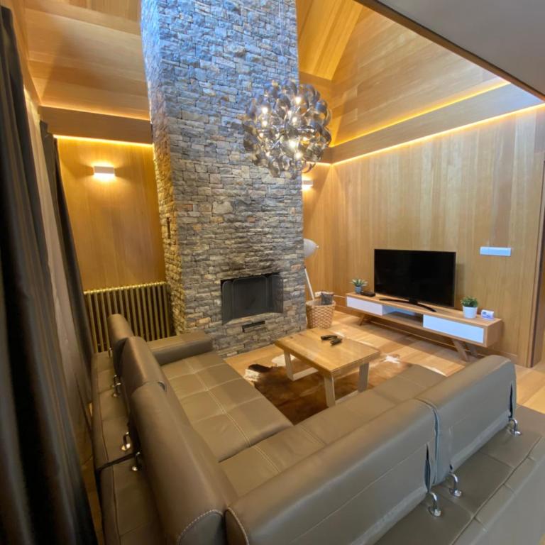 Villa Tara - Three-Bedroom Apartment - 6