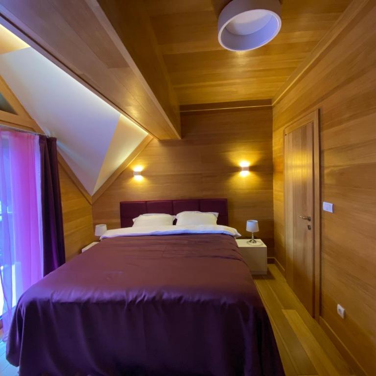 Villa Tara - Three-Bedroom Apartment - 13
