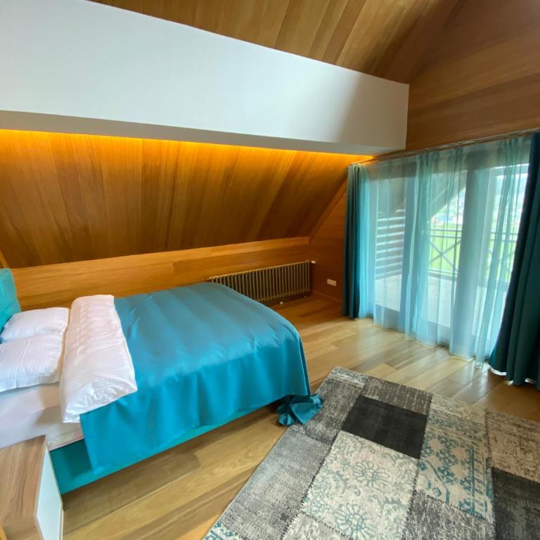 Villa Tara - Three-Bedroom Apartment - 15
