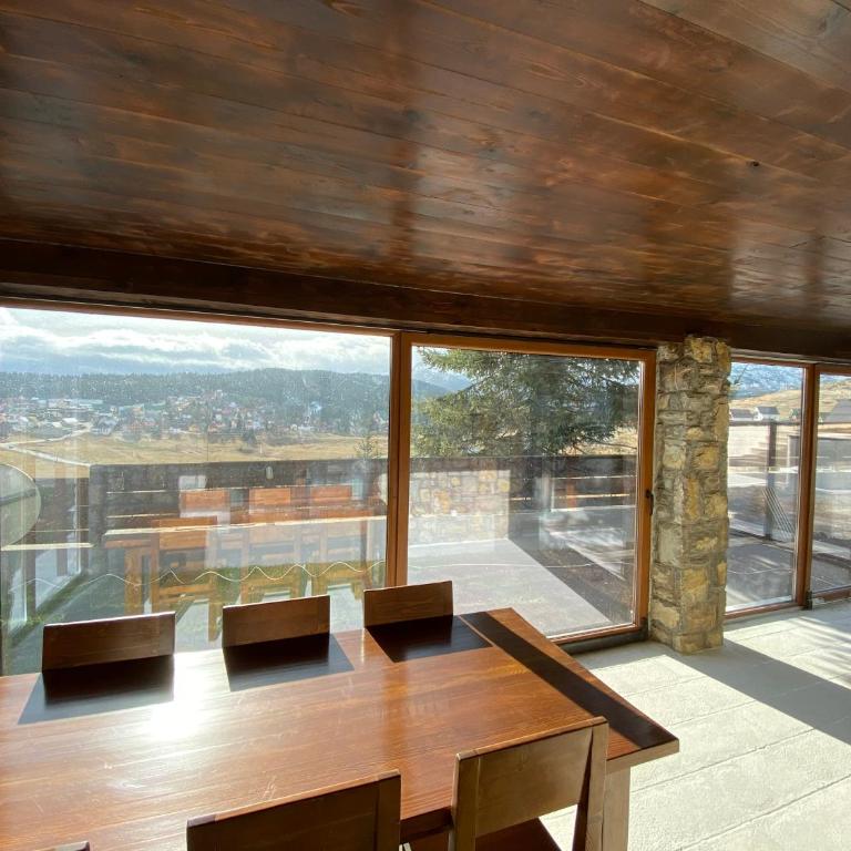 Villa Tara - Two-Bedroom Apartment - 6