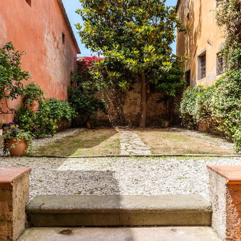 Hostly - Garden House near the Tower - Historical house with Private Garden - Appartamento con Vista Giardino - 4