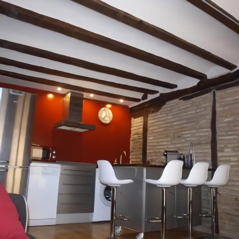 Segundo Caballerias, centrico al lado Catedral, Aire Acondicionado - Apartamento de 2 dormitorios - 1