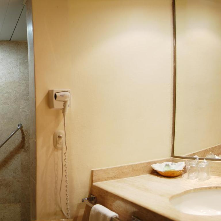 Hotel Los Itzaes by 5th av - Double Room with Two Double Beds - 7