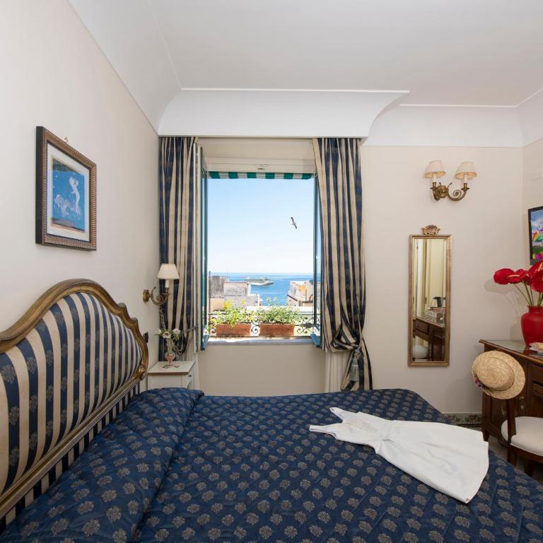 Amalfi Old Square room & apartments , 73 steps from the street - Camera Matrimoniale Superior con Vista Mare - 1