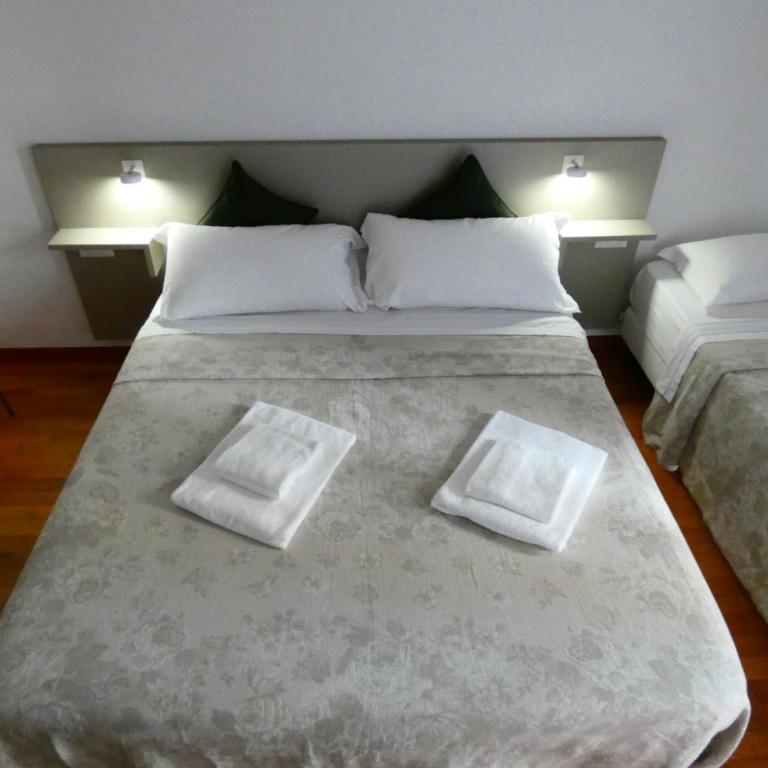 Apartment Nido Stazione - Camera Tripla con Bagno Privato Esterno - 4
