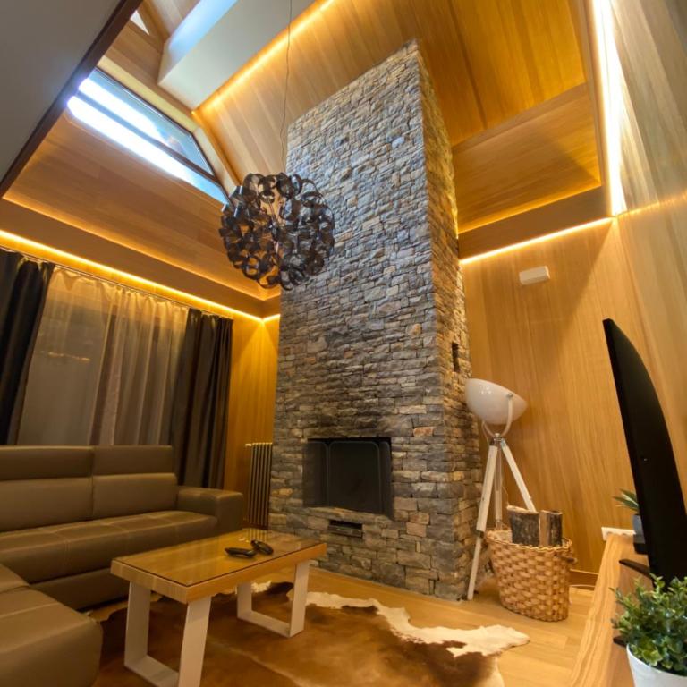 Villa Tara - Three-Bedroom Apartment - 3