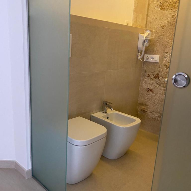 One - Standard Queen Room - 4