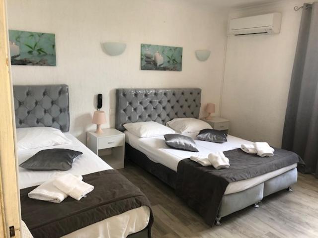 Le Castelet - Chambre Triple Standard - 1
