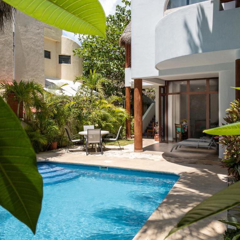 Casa Sonoma - Charming Condos Minutes from Beach & Reef - Queen Studio - 1