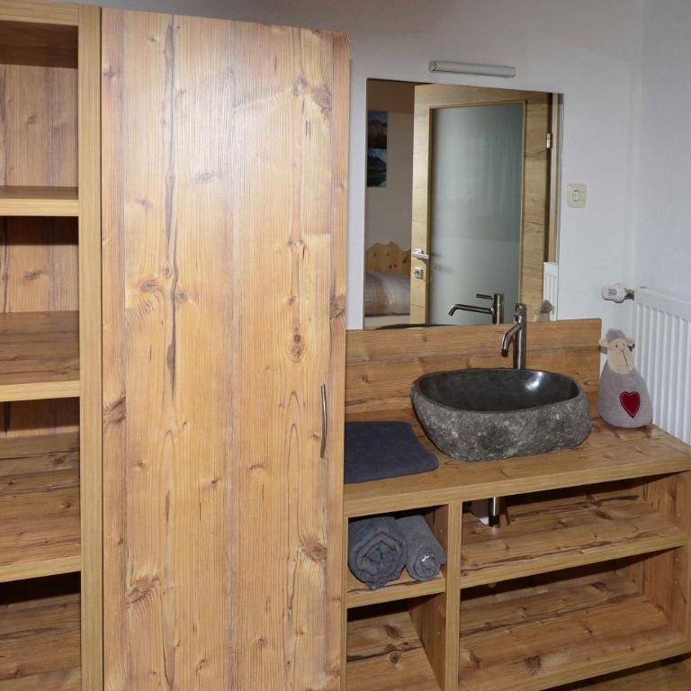 Haus Cosso - Three-Bedroom Apartment - 16