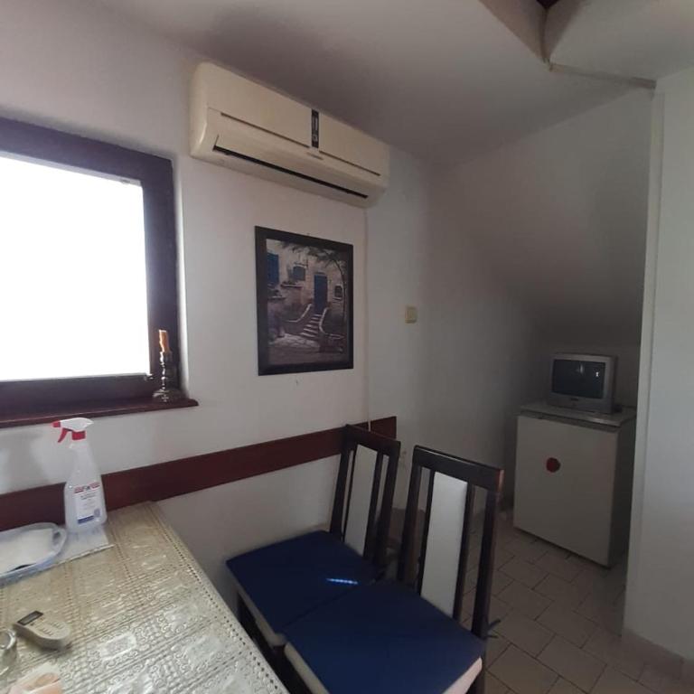 Apartmani Perovic - Two-Bedroom Apartment - 24