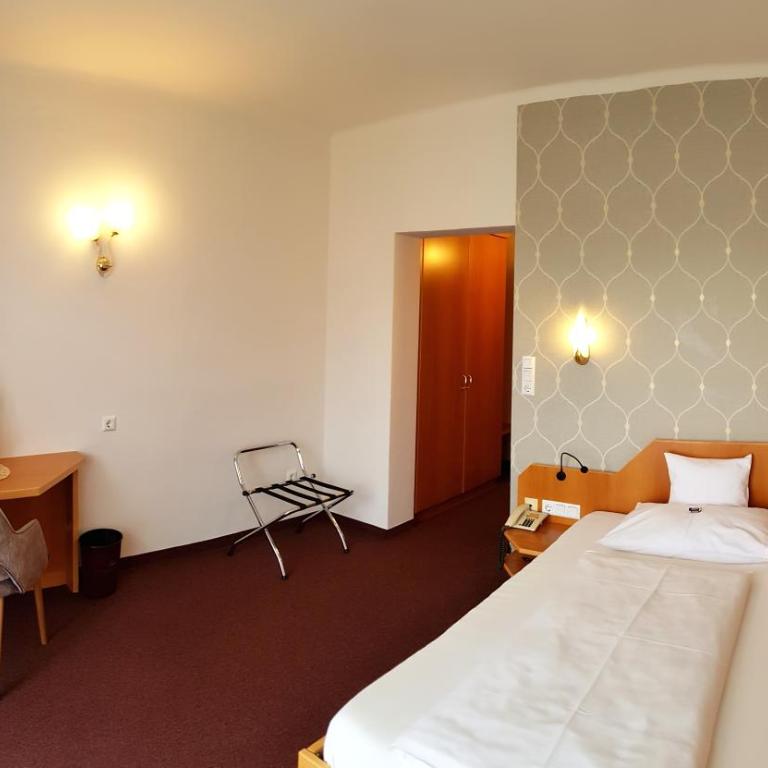 Hotel-Restaurant Teuschler-Mogg Bad Waltersdorf inklusiv Genusscard - Habitación Individual con balcón - 3
